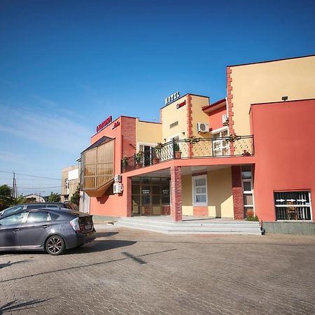 Hotel Tamari Koutaïssi Extérieur photo