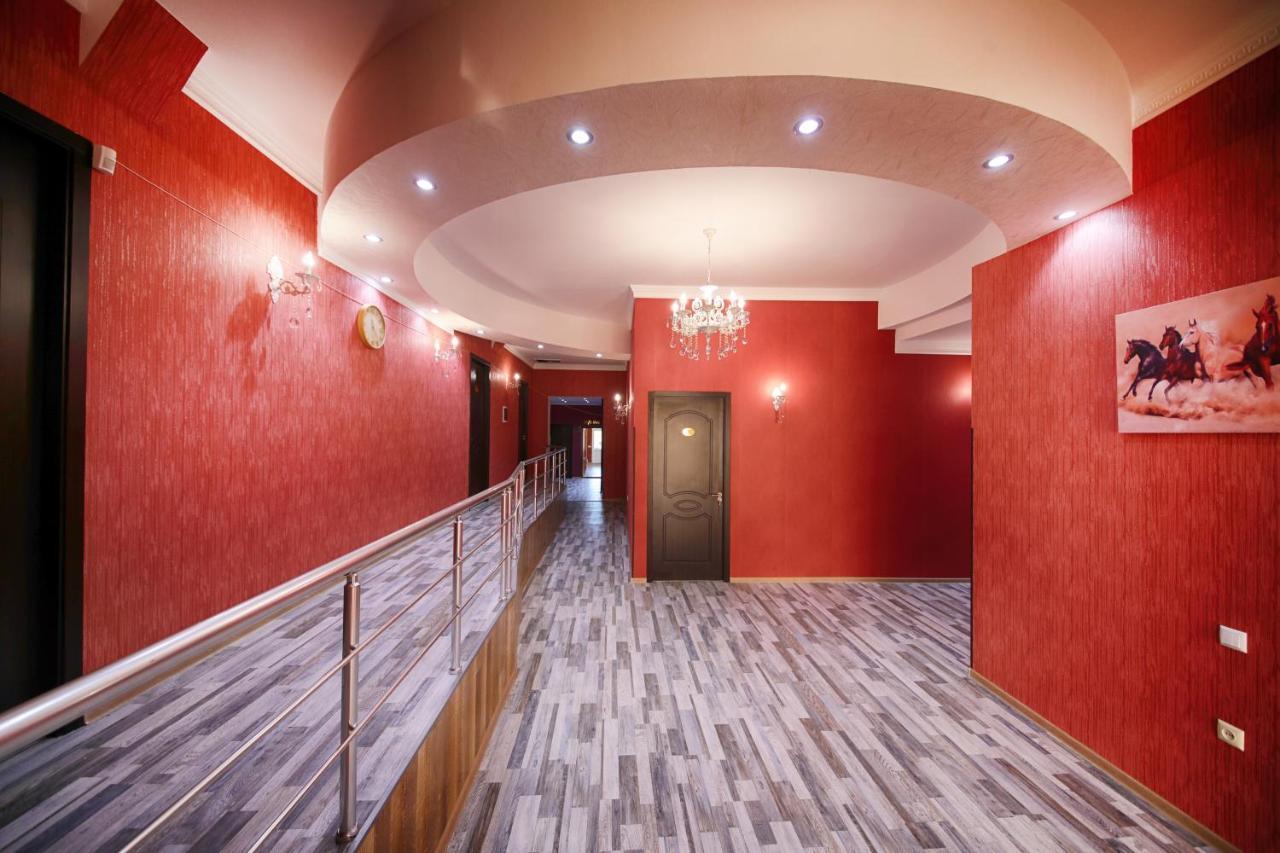 Hotel Tamari Koutaïssi Extérieur photo