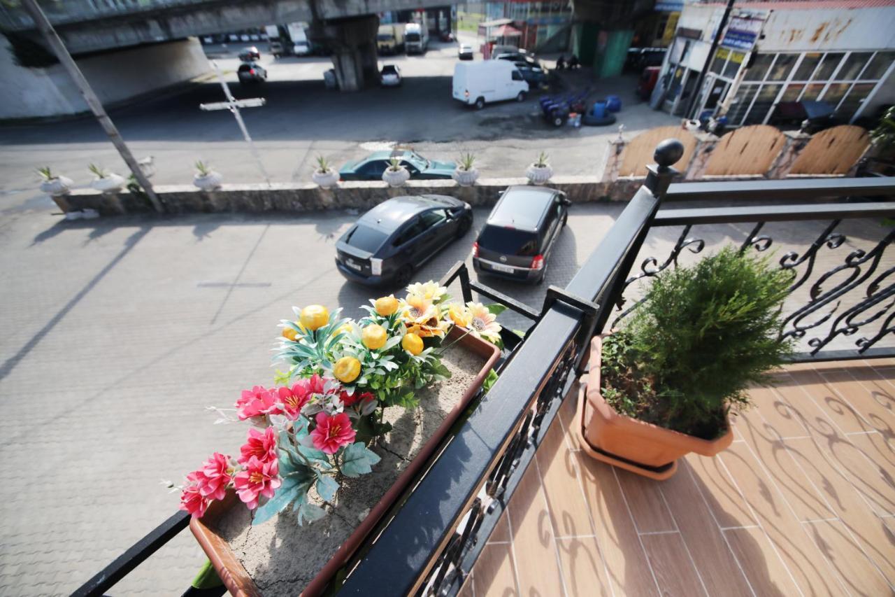 Hotel Tamari Koutaïssi Extérieur photo