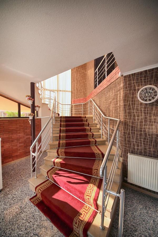 Hotel Tamari Koutaïssi Extérieur photo