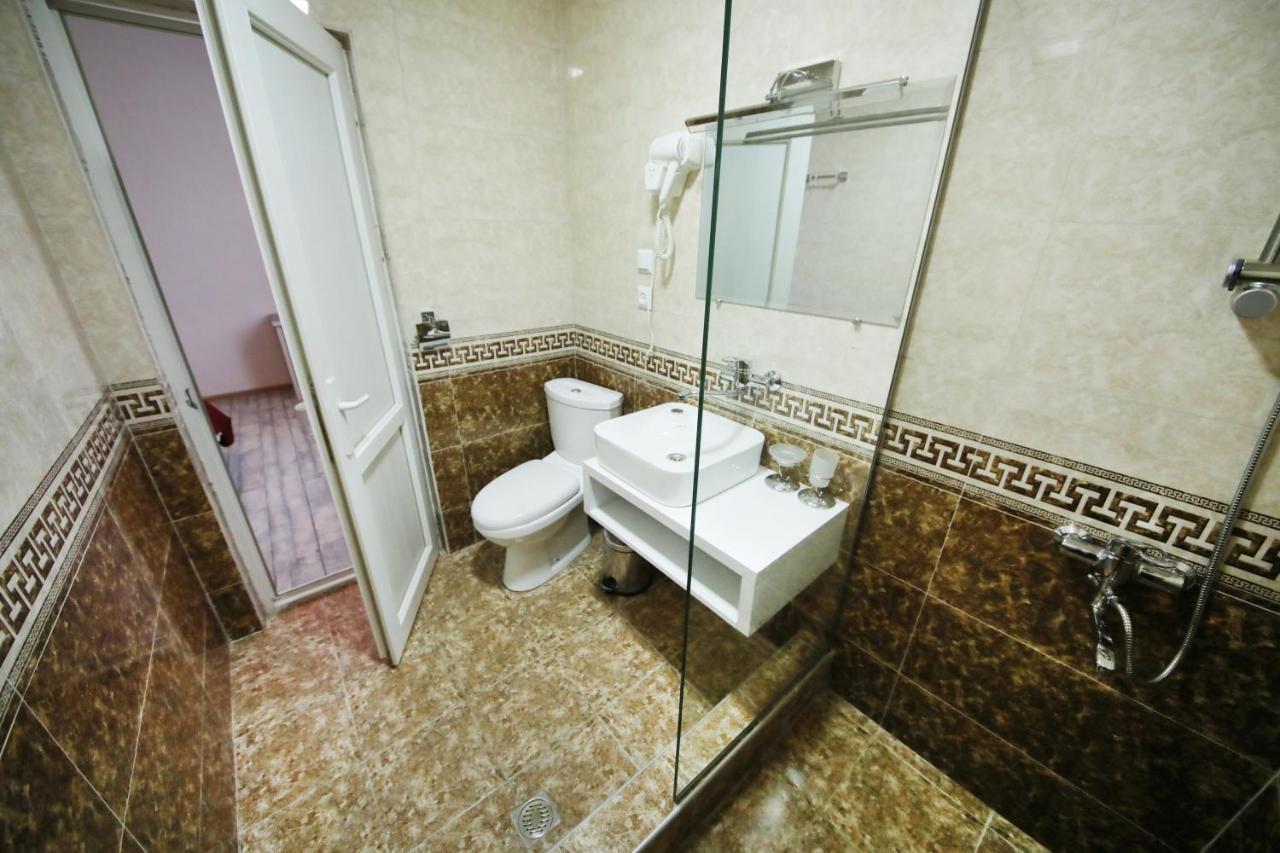 Hotel Tamari Koutaïssi Extérieur photo