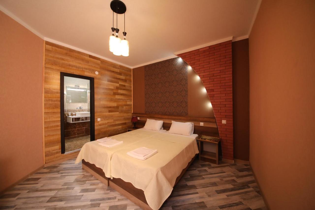 Hotel Tamari Koutaïssi Extérieur photo
