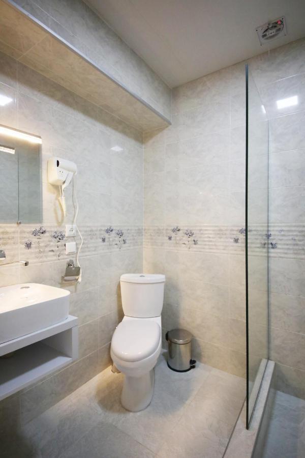 Hotel Tamari Koutaïssi Extérieur photo