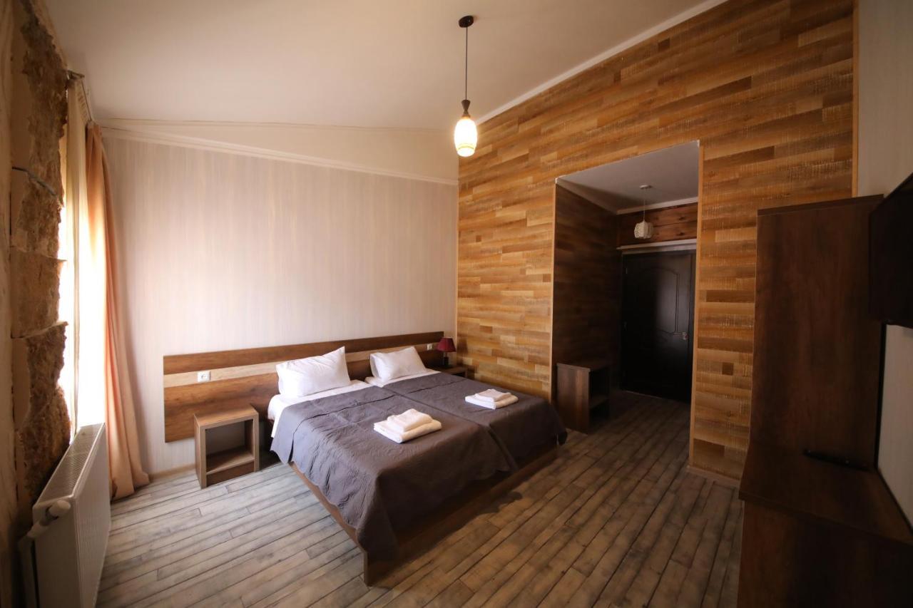 Hotel Tamari Koutaïssi Extérieur photo