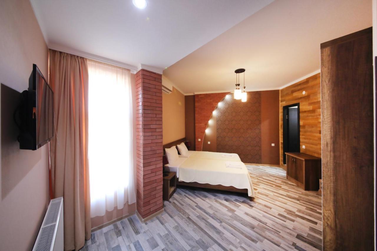 Hotel Tamari Koutaïssi Extérieur photo
