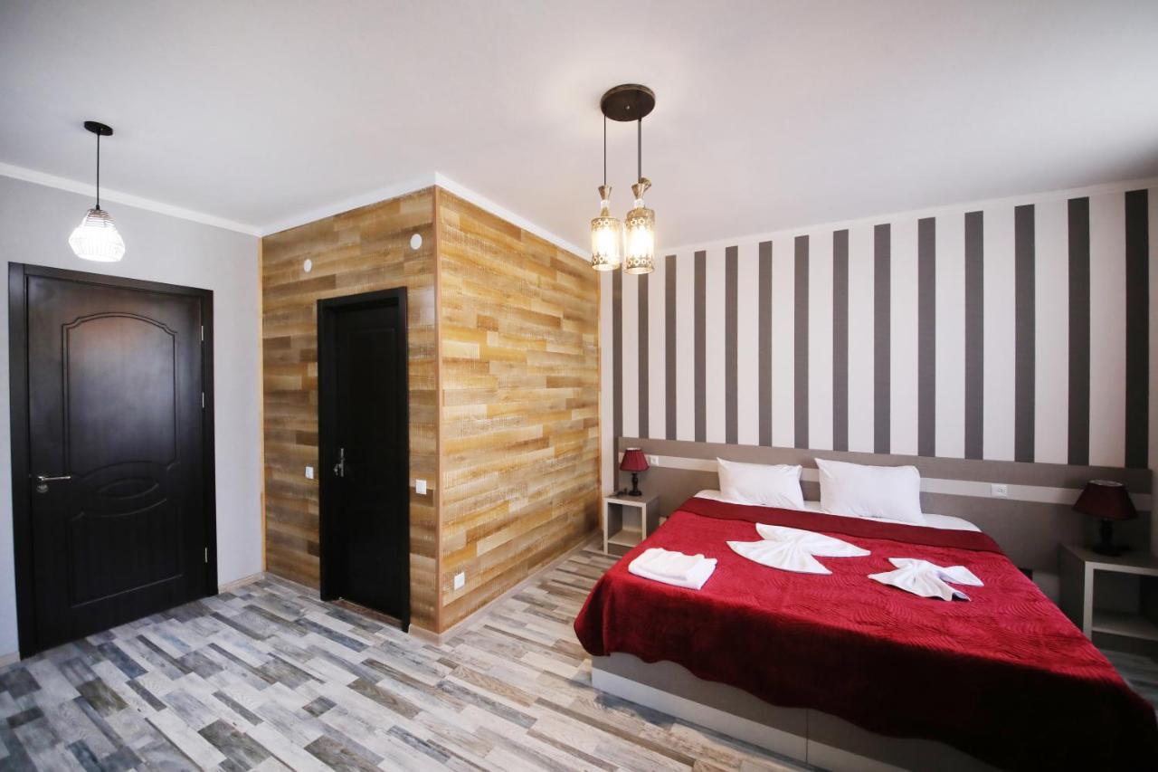 Hotel Tamari Koutaïssi Extérieur photo