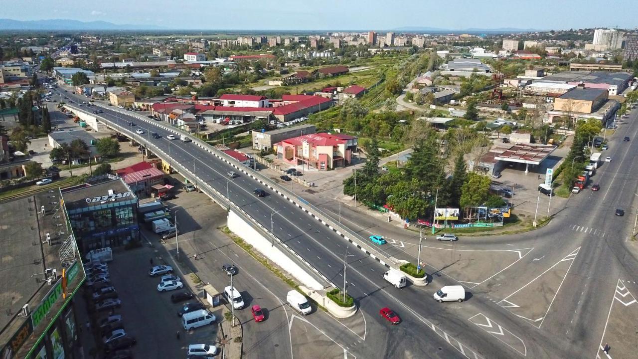 Hotel Tamari Koutaïssi Extérieur photo