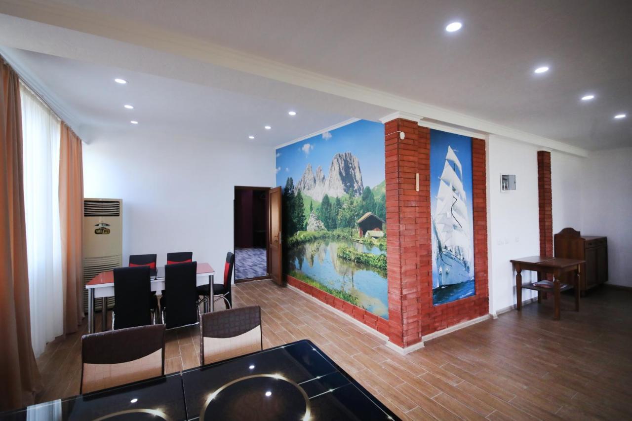 Hotel Tamari Koutaïssi Extérieur photo