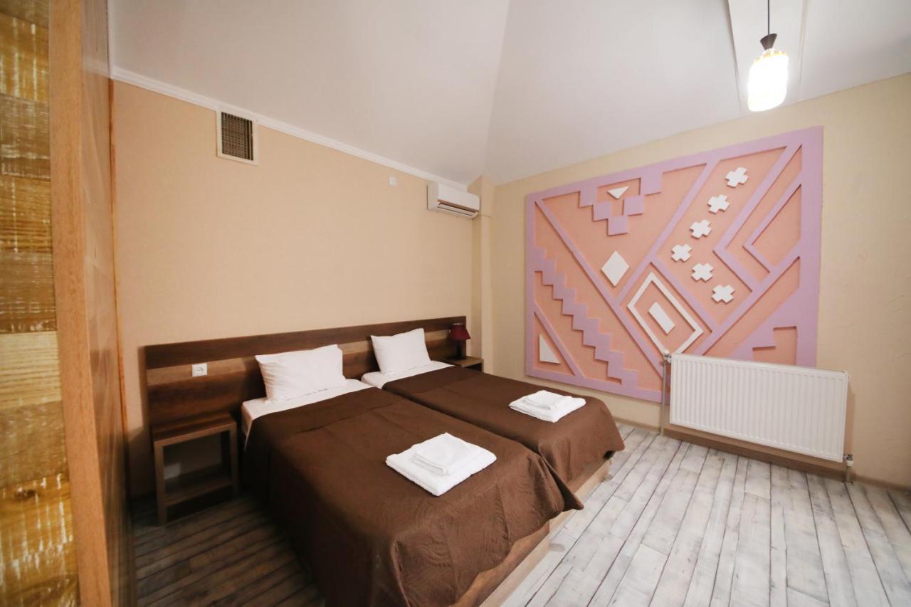 Hotel Tamari Koutaïssi Extérieur photo