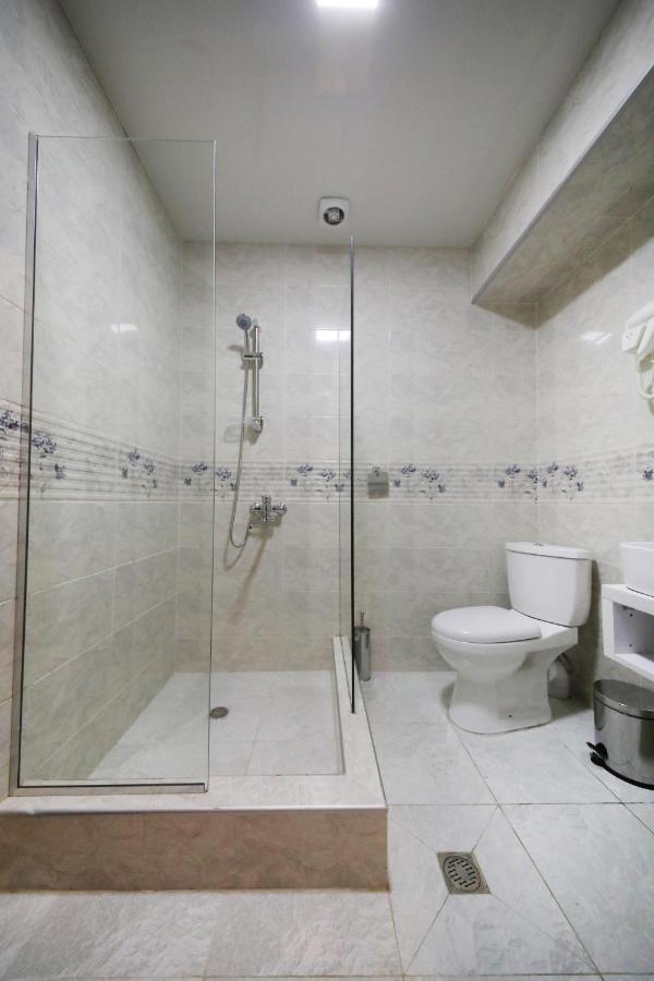 Hotel Tamari Koutaïssi Extérieur photo