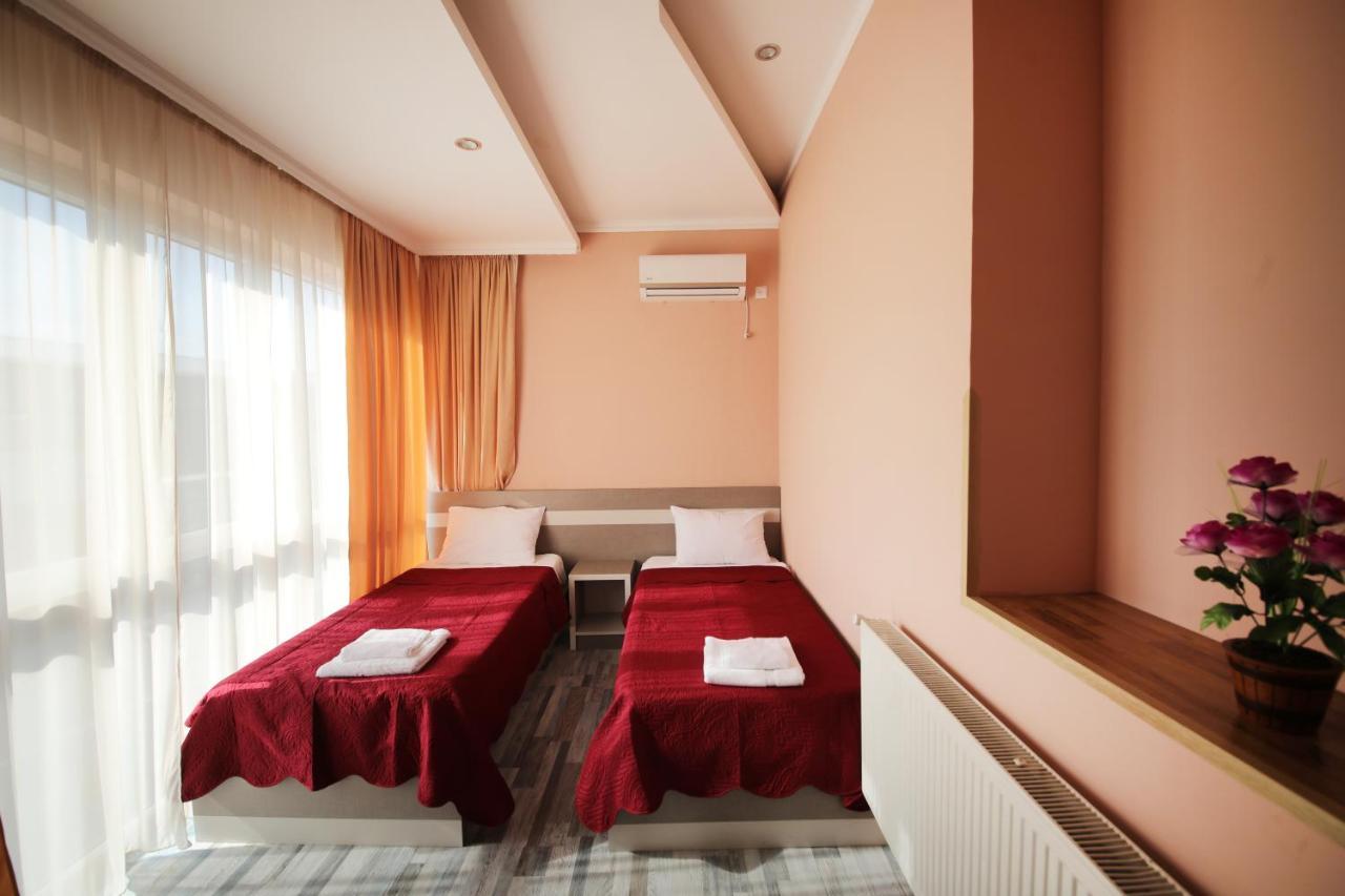 Hotel Tamari Koutaïssi Extérieur photo