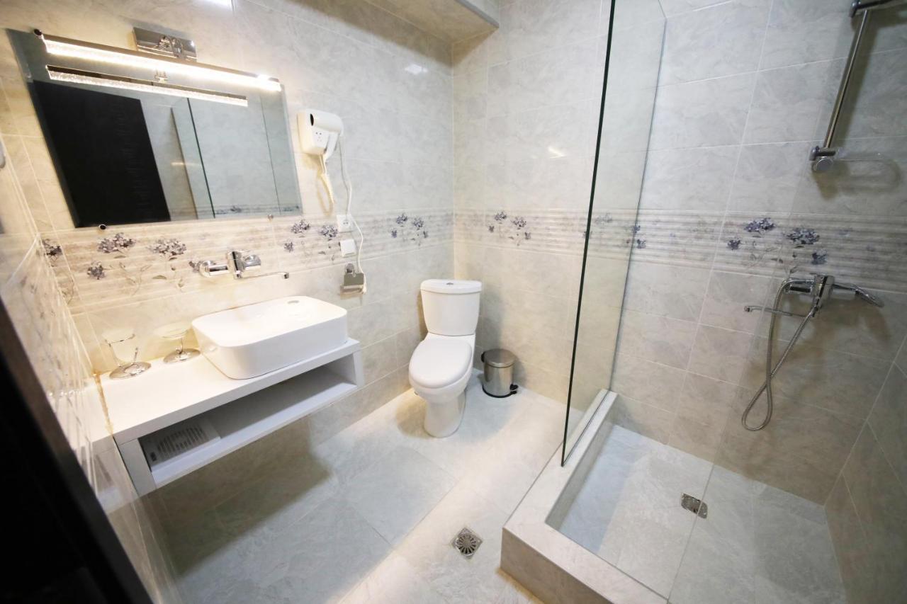 Hotel Tamari Koutaïssi Extérieur photo