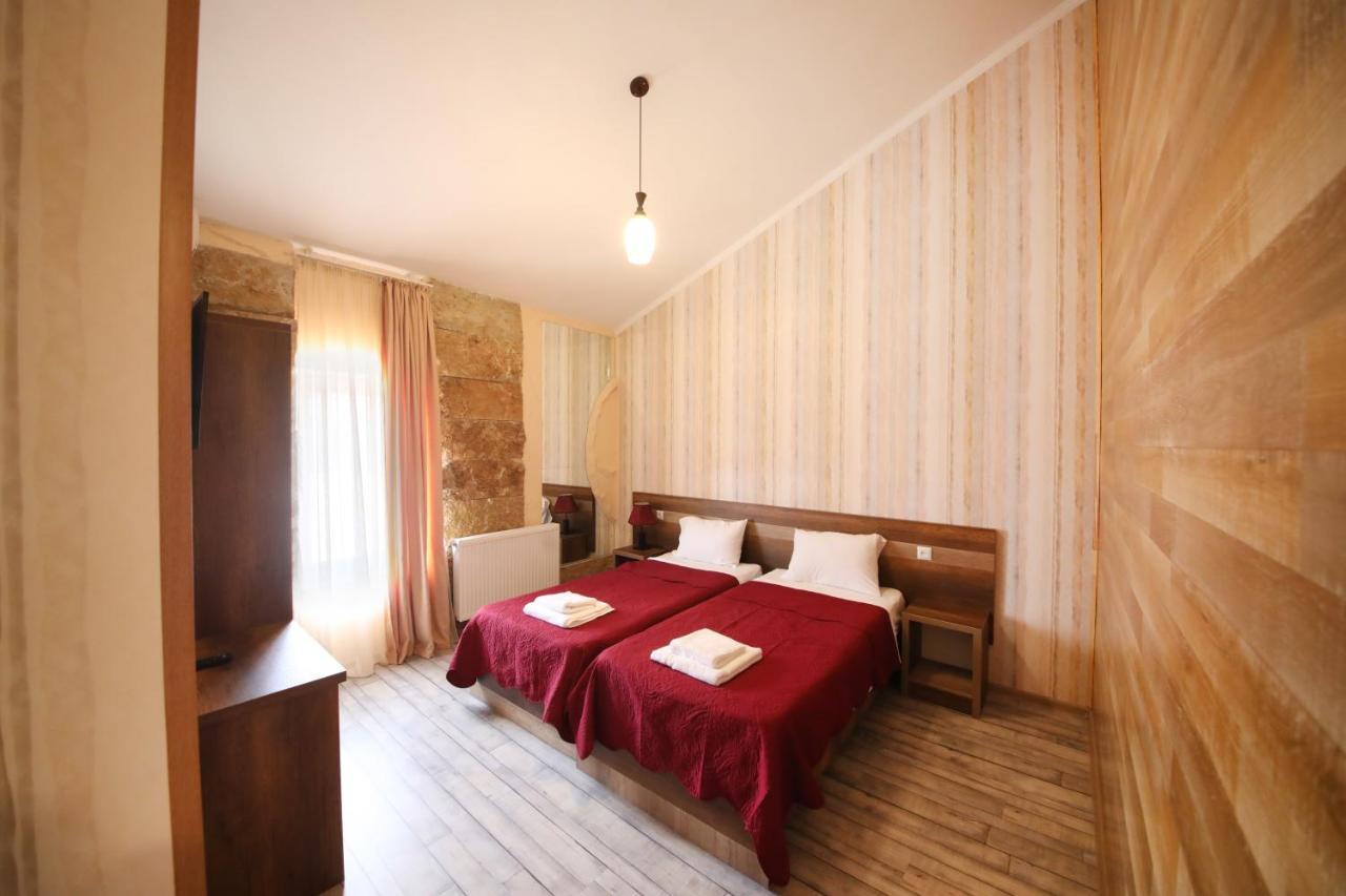 Hotel Tamari Koutaïssi Extérieur photo