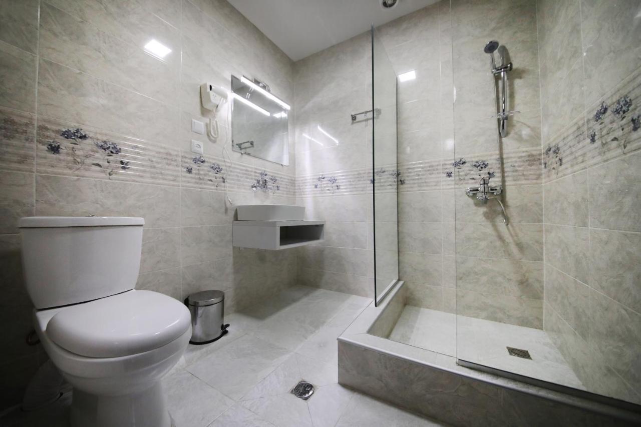Hotel Tamari Koutaïssi Extérieur photo