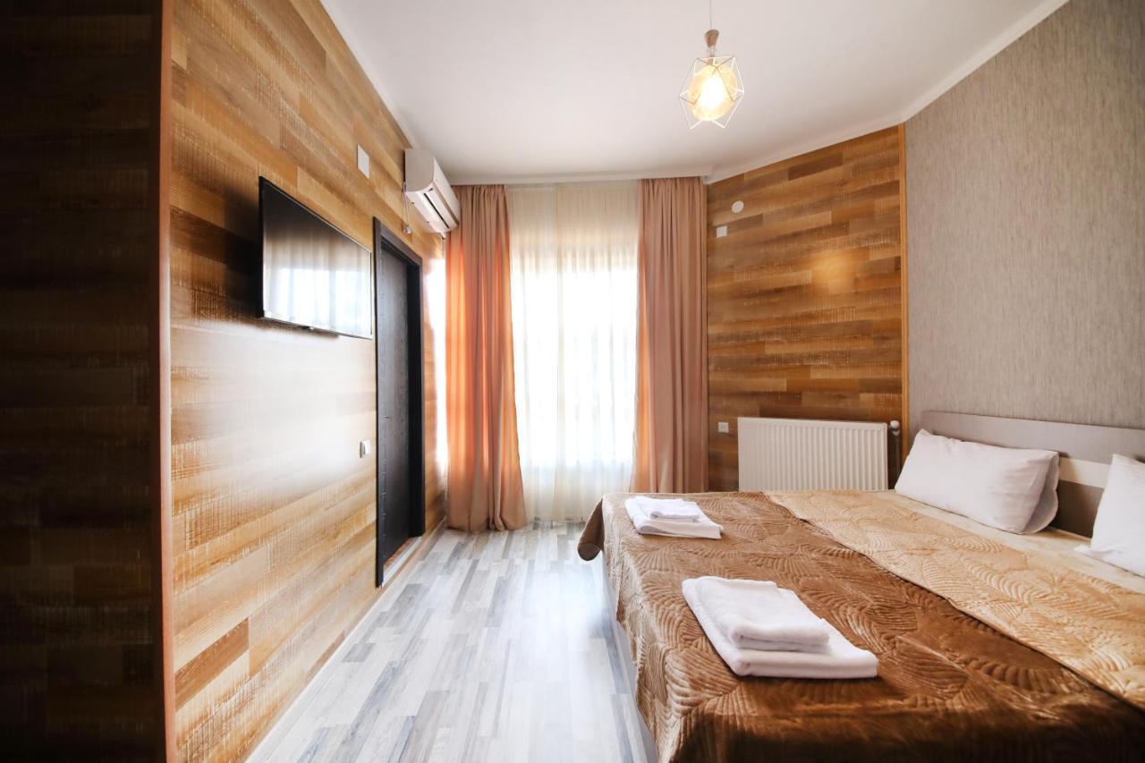 Hotel Tamari Koutaïssi Extérieur photo